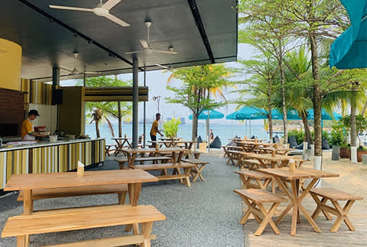 Sand Bar   Kitchen Deck 520x350px